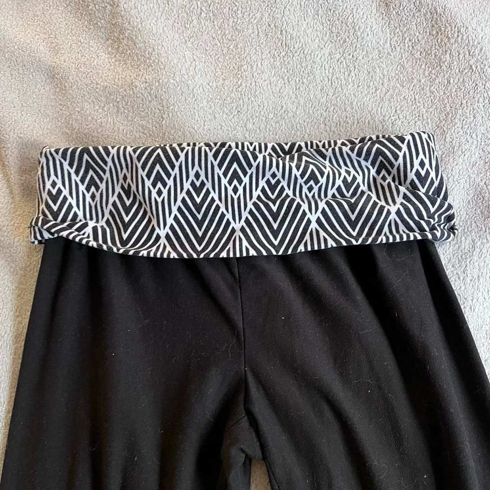 Black capri leggings